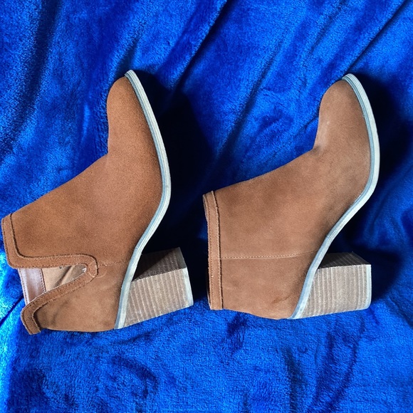 Suede like slip on Rusty tan boot size 8 - Picture 7 of 12